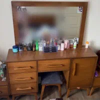 میز توالت و آینه و دو عدد بغل تختی