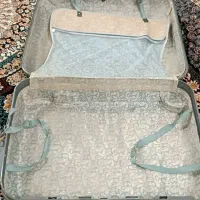 چمدان بزرگ|کیف، کفش، کمربند|رشت, کوی قدس|دیوار