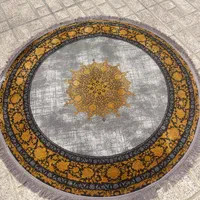 فرش های گرد یک نیم در یک نیم|فرش|ری, شهید غیوری (ابن باویه)|دیوار