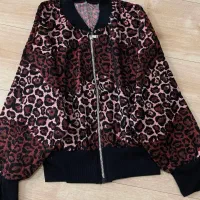 بامبر لیا|لباس|لاهیجان, شیشه گران|دیوار