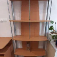 کتابخانه ومیز تحریر