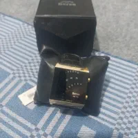 ساعت مچی دیجیتالی|ساعت|اندیشه, اندیشه فاز ۱|دیوار