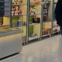 فروشنده خانم جهت کار درقنادی