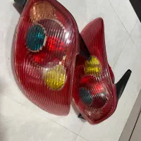 چراغ ۲۰۶ عقب جفت و جلوراست و طاقچه