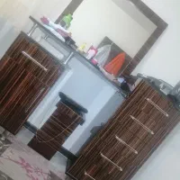 تخت دونفره و اینه دراور میز آرایش و رگال