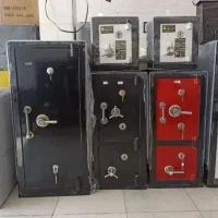 گاوصندوق ایستاده
