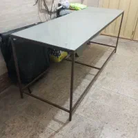 میز کار آهنی