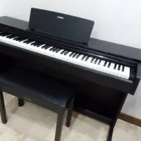 پیانو yamah YDP 143 در حد نو