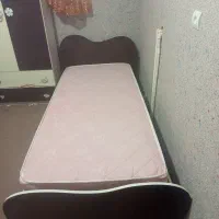 تخت و کمد