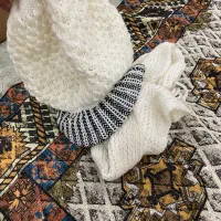 کلاه و شال|لباس|تهران, دبستان|دیوار