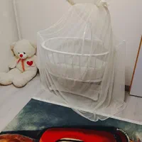 تخت نوزاد کنار مادر نونو