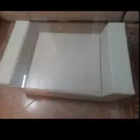 میز  جلو مبلی سفید رنگ