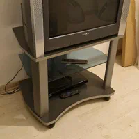 تلویزیون ۲۹ اینچ سونی همراه با میز|تلویزیون و پروژکتور|اردبیل, |دیوار