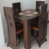 میز ناهارخوری ۴نفره کاملآ سالم