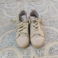 کفش کتونی .مناسب پاییز