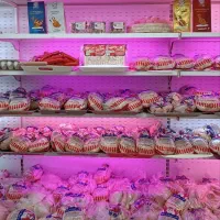 تکه کن مرغ و فروشنده