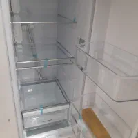 یخچال دوقلو ساید. لباس شویی کندی|ماشین لباسشویی و خشککن لباس|صحنه, |دیوار