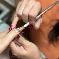 آموزش و خدمات ناخن لاین ژل و پودر