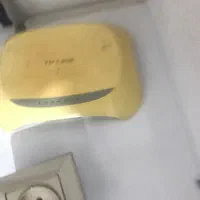 یک دستگاه مودم
