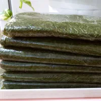 قورمه سبزی درجه یک .خرد شده با دست و یکنواخت
