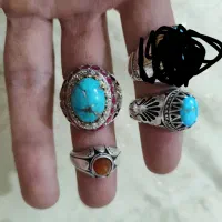 انگشتر فیروزه نیشابوری و عقیق یمنی حرز