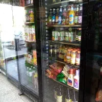 نیازمند فروشنده خانم