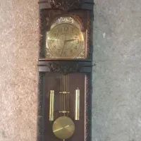 ۲ عدد ساعت دیواری سالم در حد نو