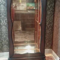 بوفه کاملا نو تمیز ۳تا طبقه میخوره که شیشه هستن