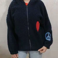 پالتو بارونی  سویشرت|لباس|قدس, شهر‌قدس|دیوار