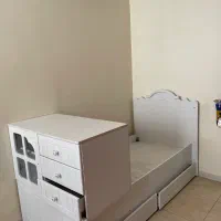 تخت کودک و نوجوان بسیار تمیز|تخت و صندلی بچه|تهران, استخر|دیوار