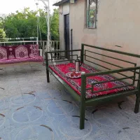 تخت فلزی