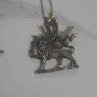 دوعدد گردنبند و یک عدد دستبند هرسه باهم