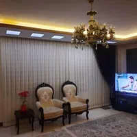 مبل کتیبه ۹ نفره در حد نو با دو میز عسلی و یک میز|مبلمان خانگی و میز عسلی|خمینی‌شهر, |دیوار