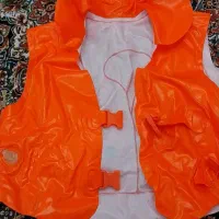 فروش جلیقه و تیوپ استخر