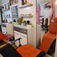 دکور وآینه آرایشگاه