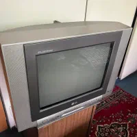 تلویزیون ال جی ۱۵ اینچ سالم با کنترل