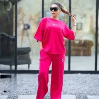 نیروی مدل لباس خانم و ادیتور محتوا