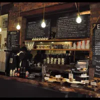 باریستا کافی شاپ نیرو باریستا