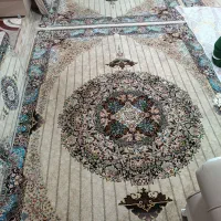 دو قطعه فرش 3در 4 و دو قطعه فرش 2در 3 و 4 عدد پشتی