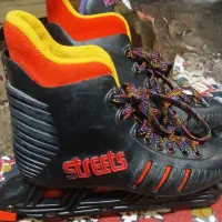 دو جفت کفش اسکیت