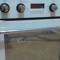 یک عدد فر گاز  در حد نو