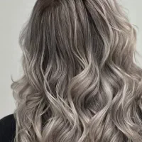 نیازمند مدل  انواع لایت و بالیاژ وآمبره سامبره