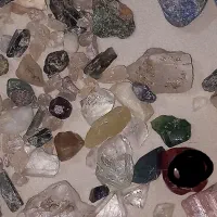 تعدادی سنگ معدنی
