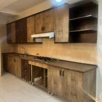 کابینت در حد نو و تمیز همراه با صفحه و هود و سینک