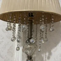 آباژور ایستاده