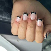 نیازمند مدل کاشت ناخن