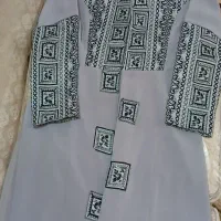 تعدادی مانتو زنانه دخترانه در حد نو