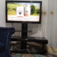 میز و تلویزیون|تلویزیون و پروژکتور|محمدشهر, شهرک پیام (مهرالبرز)|دیوار