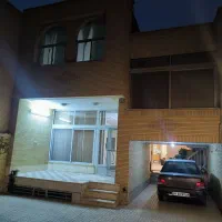 فروش خانه ویلایی/2طبقه/3خواب/درب حیاط/رباط اول