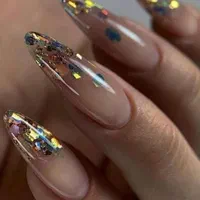 آموزش کاشت ناخن و کفسابی پا